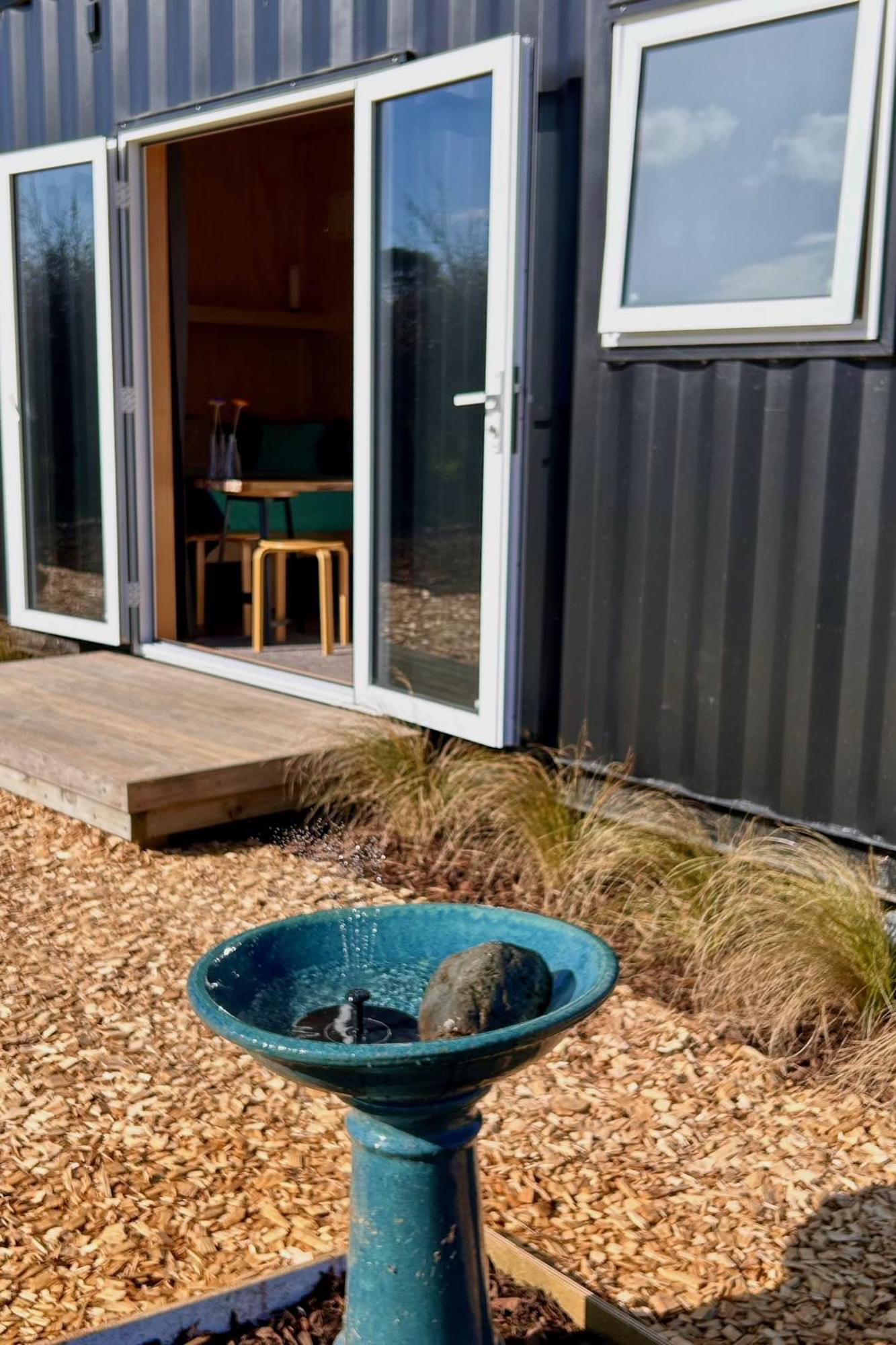 Cosy Tiny Container Cabin Carterton Eksteriør billede
